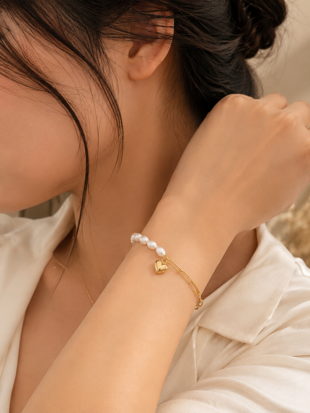 Pulsera de plata bañada en oro con perlas naturales